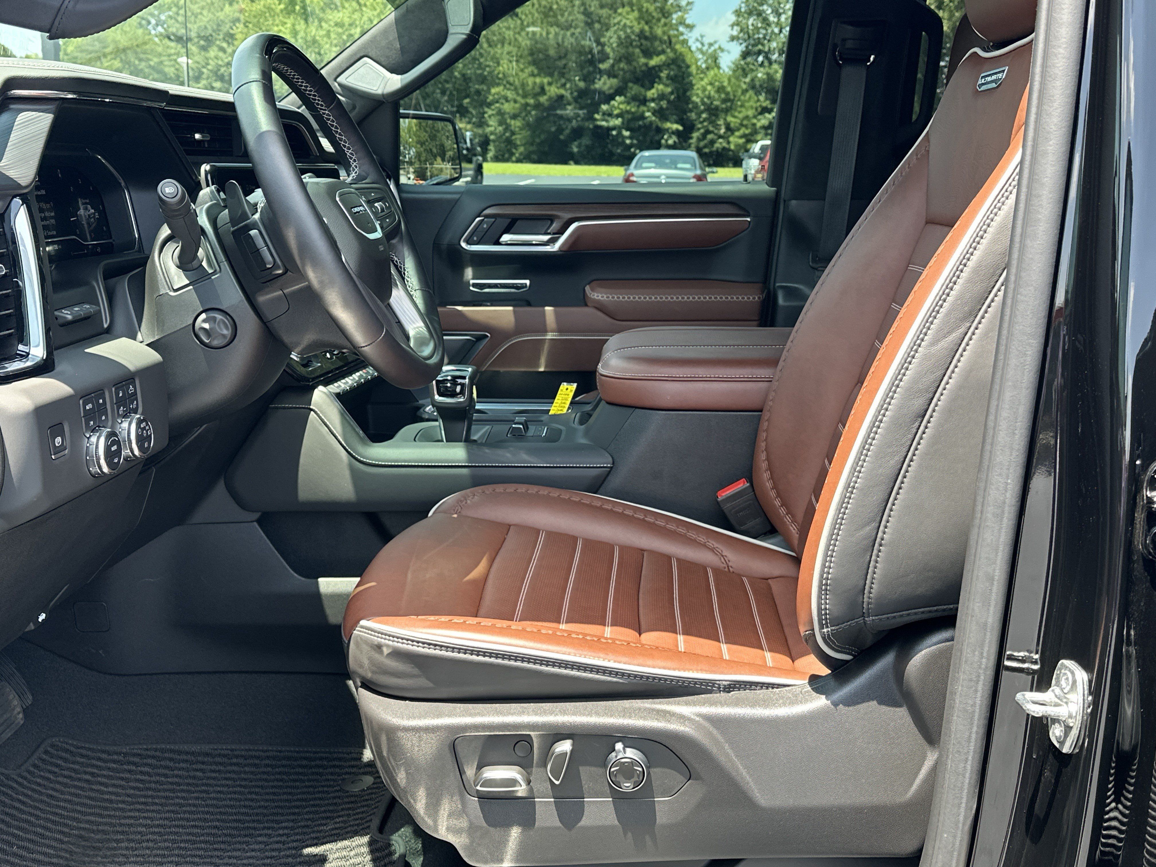 Used 2025 GMC Sierra 1500 Denali Ultimate AWD/4WD image 9