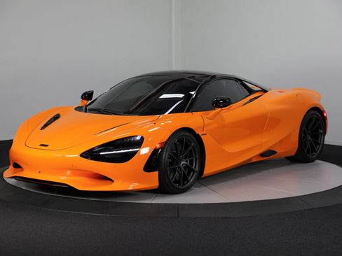 Used 2026 McLaren 750S Spider RWD image 6