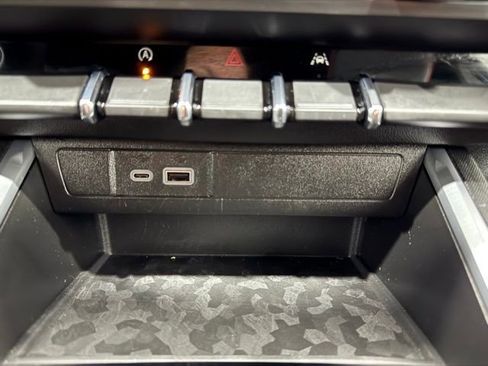 Used 2024 Chevrolet Colorado Trail Boss image 34