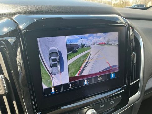 Used 2023 Chevrolet Traverse RS image 29