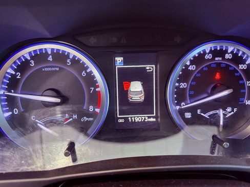 Used 2018 Toyota Highlander XLE image 22