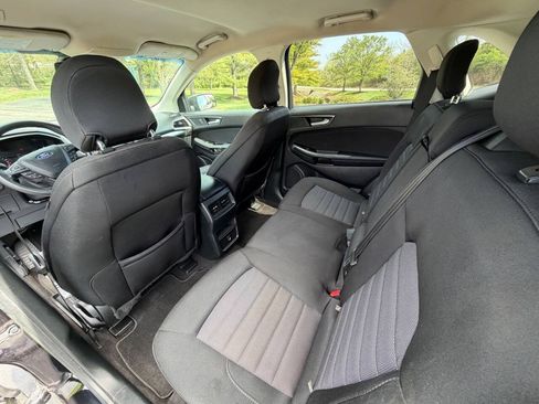 Used 2019 Ford Edge SE FWD image 7