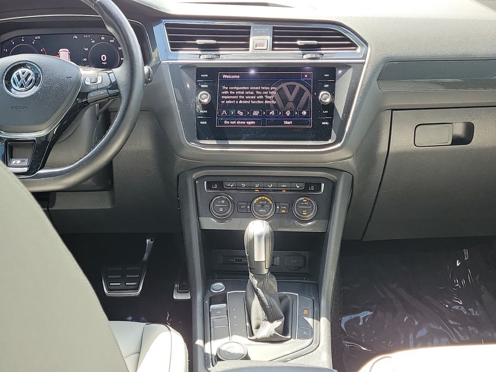 Used 2020 Volkswagen Tiguan SEL Premium R-Line w/ 3rd Row Seat Package AWD/4WD image 18