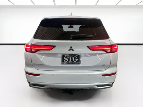 Used 2023 Mitsubishi Outlander SE FWD image 5