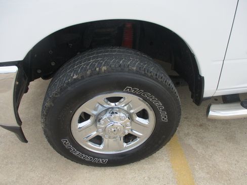 Used 2021 RAM 2500 Tradesman AWD/4WD image 3