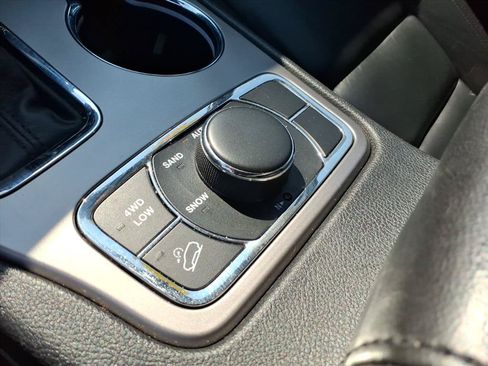 Used 2021 Jeep Grand Cherokee Limited AWD/4WD image 33