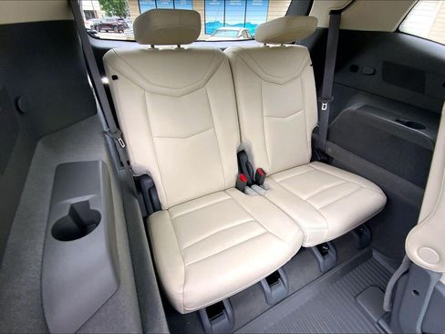 Certified 2024 Cadillac XT6 Premium Luxury w/ Technology Package AWD/4WD image 25