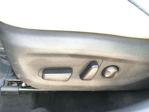 Used 2019 Kia Niro EX FWD image 14