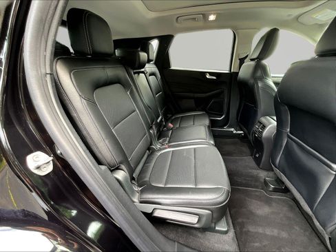 Used 2022 Ford Escape Titanium AWD/4WD image 25