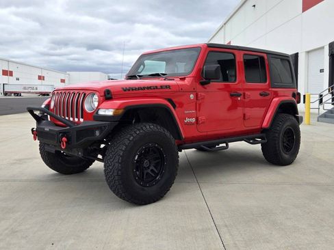 Used 2018 Jeep Wrangler Unlimited Sahara AWD/4WD image 1