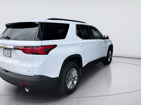 Used 2023 Chevrolet Traverse LT FWD image 3