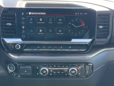 Used 2025 GMC Sierra 1500 SLT AWD/4WD image 9