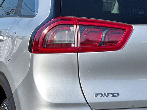 Used 2019 Kia Niro EX Premium w/ Sunroof Package image 13