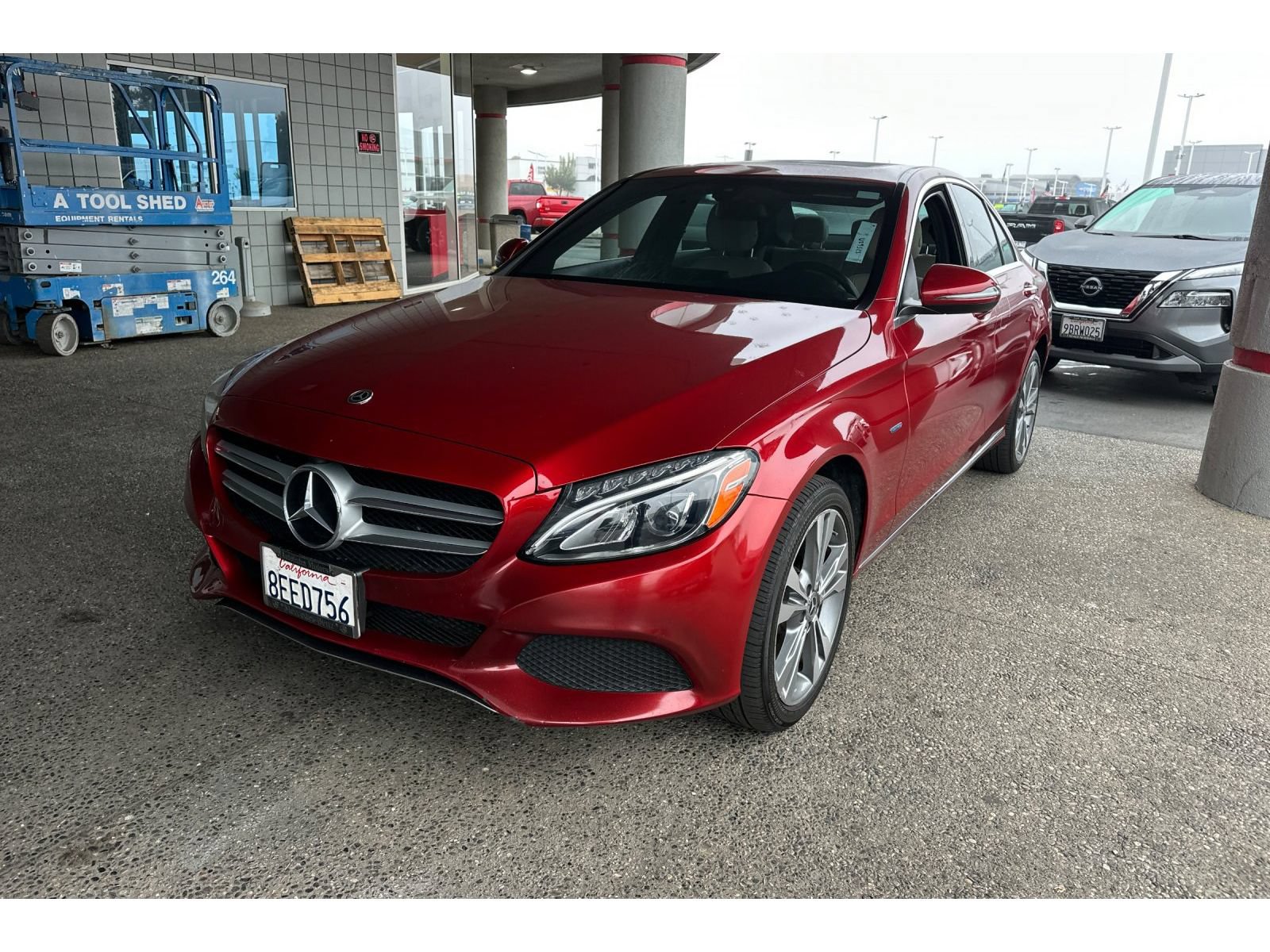 Used 2018 Mercedes-Benz C 350e Sedan image 3