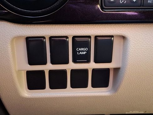 Used 2017 Nissan Titan SV image 26