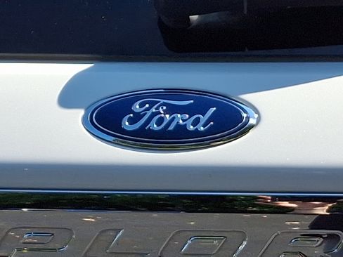 Used 2020 Ford Explorer XLT w/ Equipment Group 202A image 29