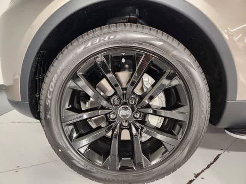 New 2026 Land Rover Discovery S AWD/4WD image 8