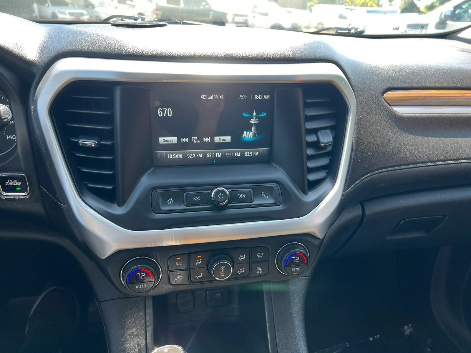 Used 2019 GMC Acadia SLE FWD image 19