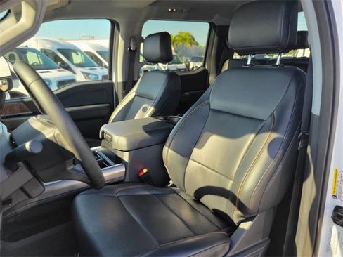 Certified 2025 Ford F250 Lariat w/ Chrome Package image 19