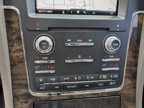 Used 2015 Lincoln Navigator 4WD image 29