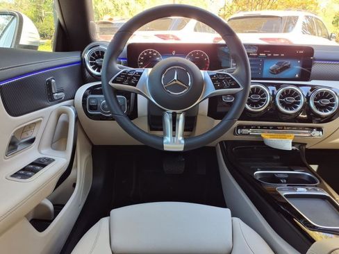 Used 2025 Mercedes-Benz CLA 250 image 10