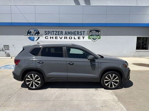 Used 2023 Volkswagen Taos SE AWD/4WD image 11