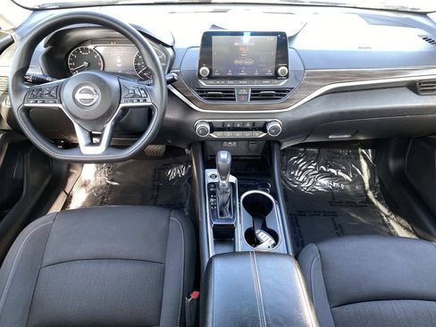 Certified 2024 Nissan Altima 2.5 SV FWD image 17