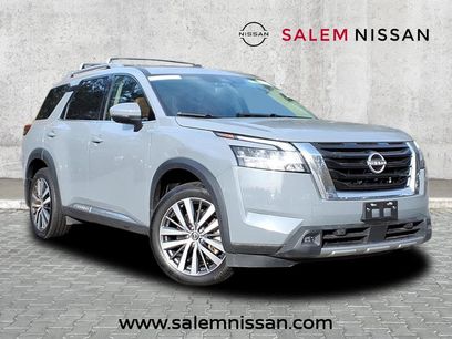 Used 2022 Nissan Pathfinder Platinum w/ Cargo Package