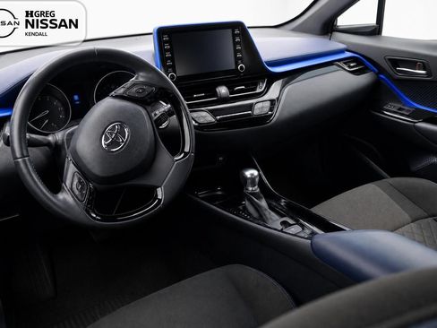 Used 2020 Toyota C-HR XLE FWD image 5