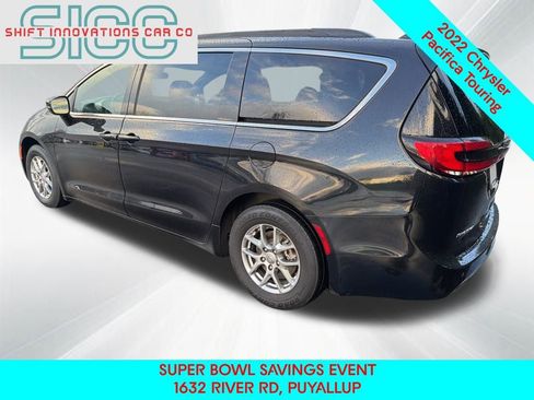 Used 2022 Chrysler Pacifica Touring image 4