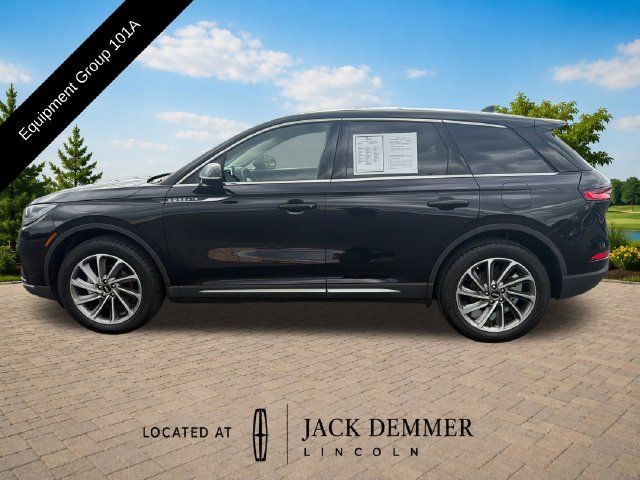 Certified 2024 Lincoln Corsair AWD w/ Equipment Group 101A image 3