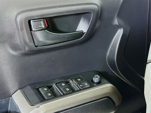 Used 2021 Toyota Tacoma TRD Off-Road image 14