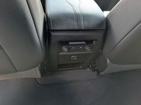 Used 2022 Chevrolet Traverse LT AWD/4WD image 19