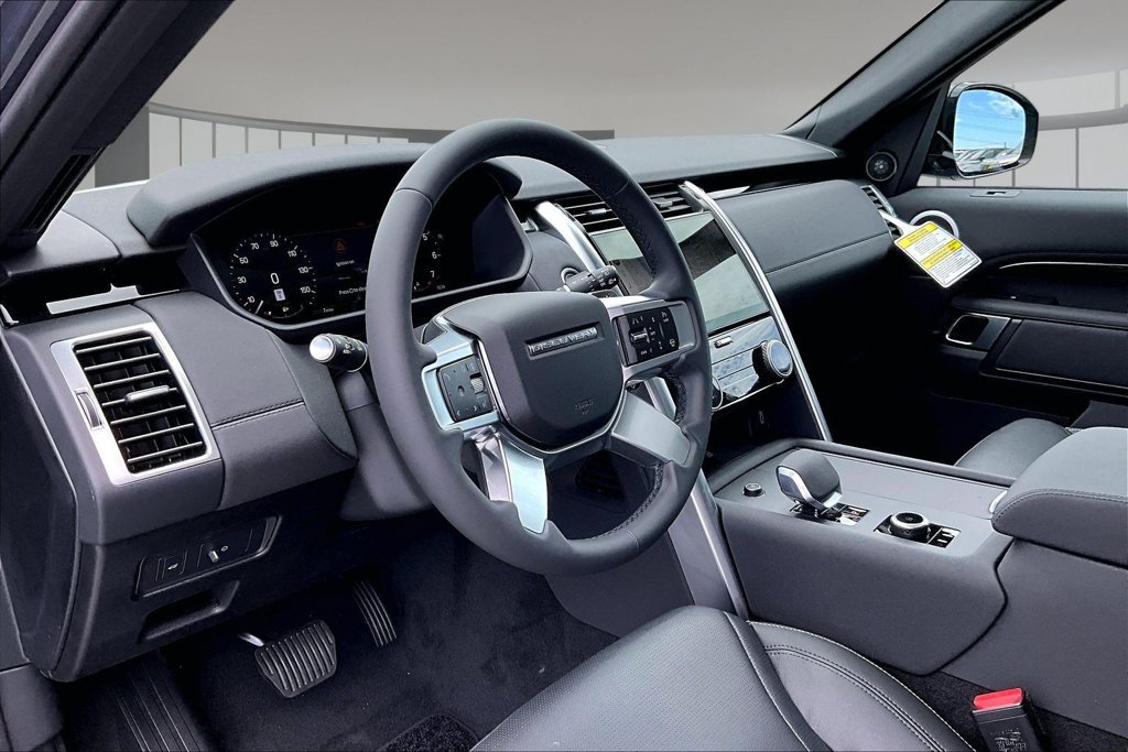 New 2026 Land Rover Discovery S AWD/4WD image 7