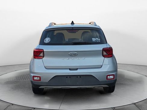 Used 2020 Hyundai Venue SEL image 4