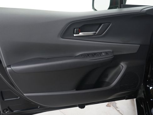 Used 2025 Toyota Prius Limited image 20