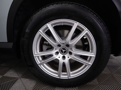 Certified 2025 Mercedes-Benz GLC 300 image 31