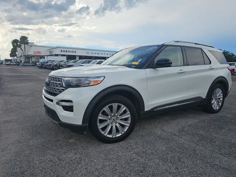 Used 2020 Ford Explorer Limited w/ Class III Trailer Tow Package RWD image 2