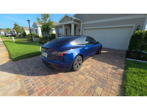 Used 2023 Tesla Model 3 Standard Range RWD image 3