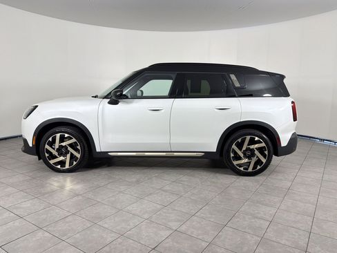 Certified 2025 MINI Cooper Countryman SE w/ Comfort Package Max AWD/4WD image 2