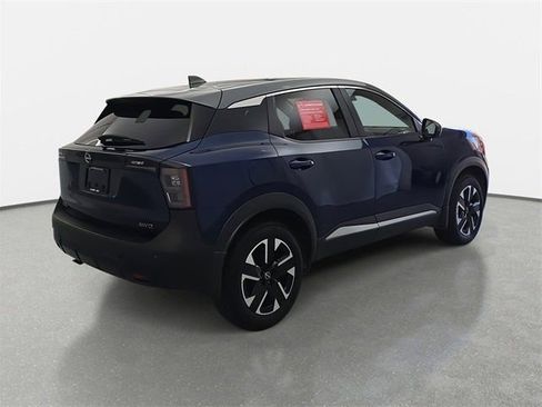 Used 2025 Nissan Kicks SV image 5