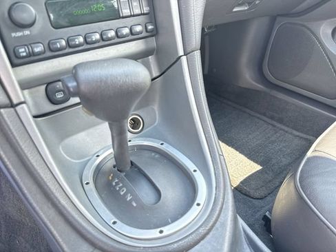 Used 2004 Ford Mustang Convertible RWD image 17