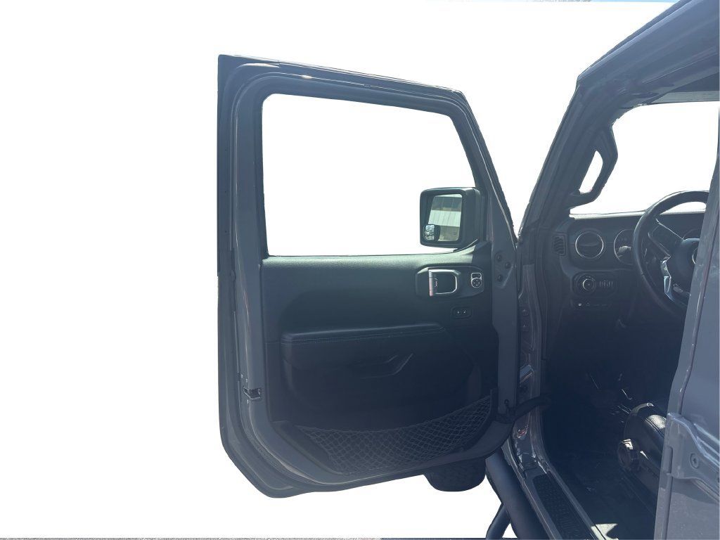 Used 2021 Jeep Wrangler Unlimited Rubicon 4xe w/ Cold Weather Group AWD/4WD image 19