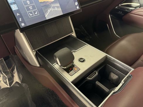 Used 2024 Land Rover Range Rover Autobiography image 27