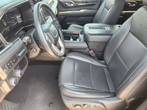 Used 2023 GMC Yukon XL Denali RWD image 16