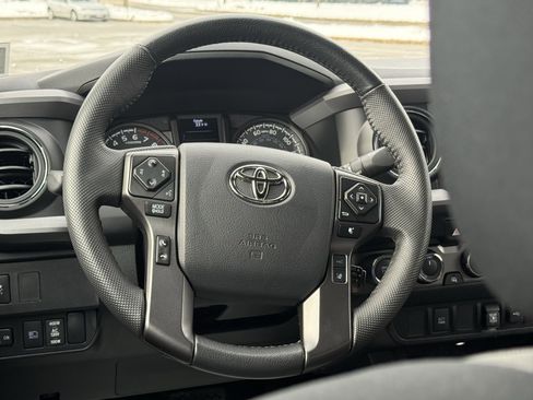 Used 2023 Toyota Tacoma TRD Off-Road image 16
