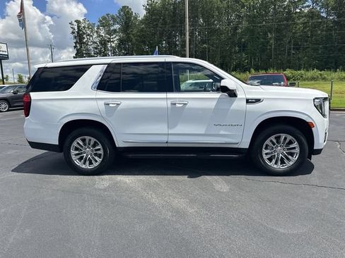Used 2024 GMC Yukon SLT RWD image 9