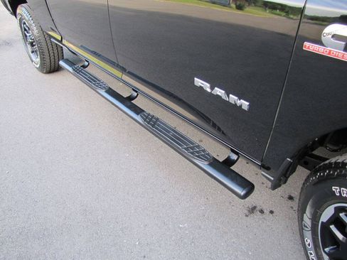 Used 2026 RAM 2500 Laramie AWD/4WD image 28
