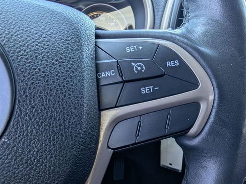 Used 2016 Jeep Cherokee Latitude w/ Cold Weather Group image 28