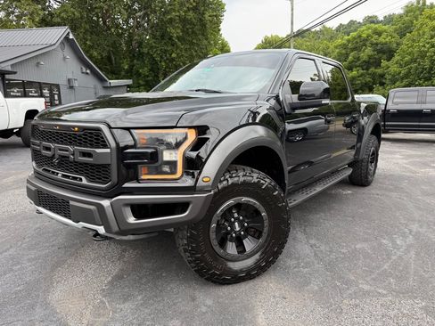 Used 2017 Ford F150 Raptor w/ Equipment Group 802A Luxury AWD/4WD image 3